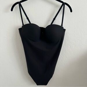 SKIMS Body Molded Underwire Thong Bodysuit in Onyx size Medium